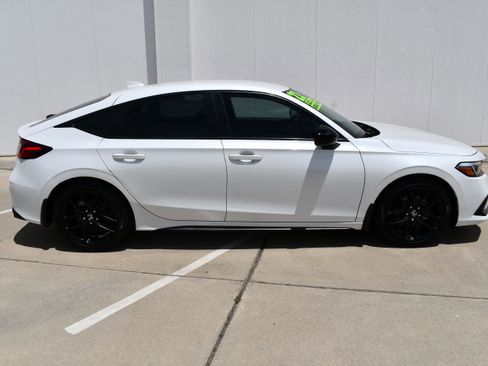 Used 2022 Honda Civic Sport image 5