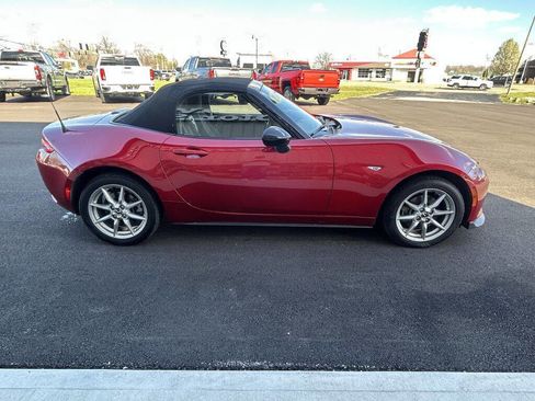 Used 2016 MAZDA MX-5 Miata Sport image 6