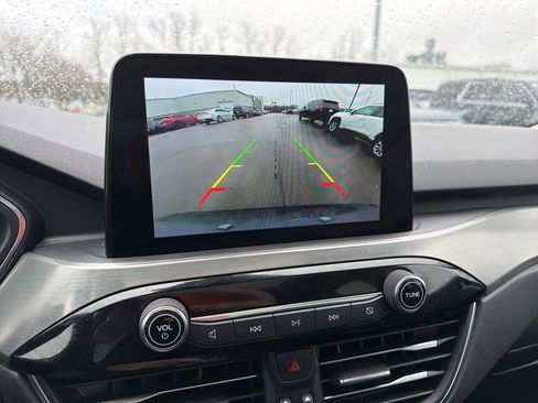 Used 2022 Ford Escape Titanium w/ Class II Trailer Tow Package image 9