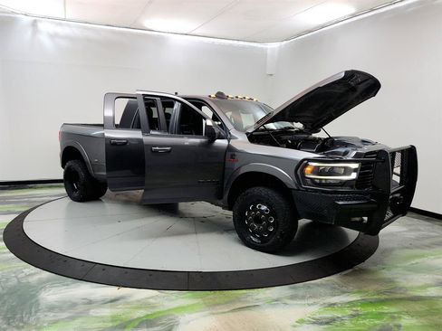 Used 2020 RAM 3500 Laramie w/ Night Edition AWD/4WD image 10