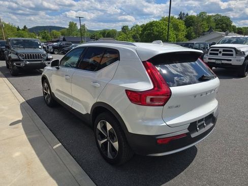 Used 2025 Volvo XC40 B5 Plus w/ Protection Package Premier AWD/4WD image 4