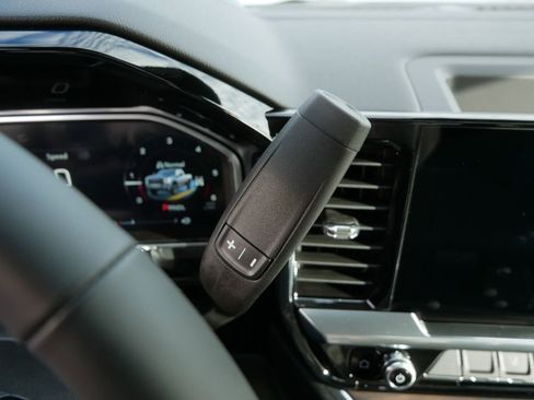 New 2026 GMC Sierra 2500 SLT w/ SLT Premium Package image 13