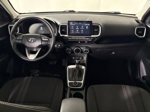 Used 2025 Hyundai Venue SEL FWD image 36