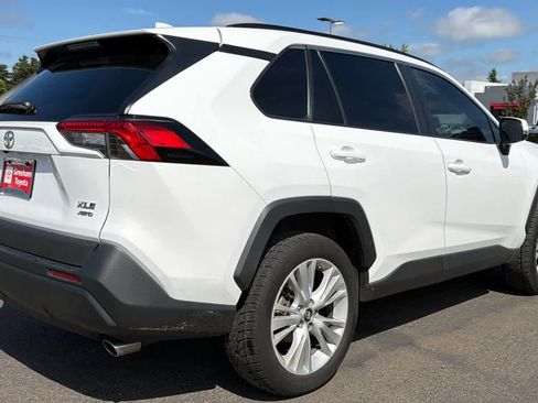Used 2021 Toyota RAV4 XLE w/ XLE Grade Weather Package AWD/4WD image 4