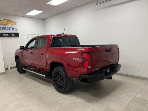 Used 2025 Chevrolet Colorado Z71 w/ Technology Package AWD/4WD image 11