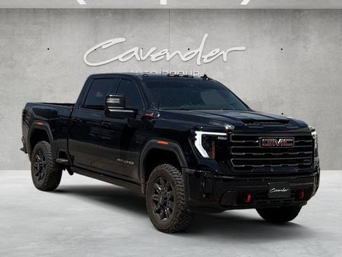 Used 2025 GMC Sierra 2500 AT4 w/ AT4 Premium Plus Package AWD/4WD image 2