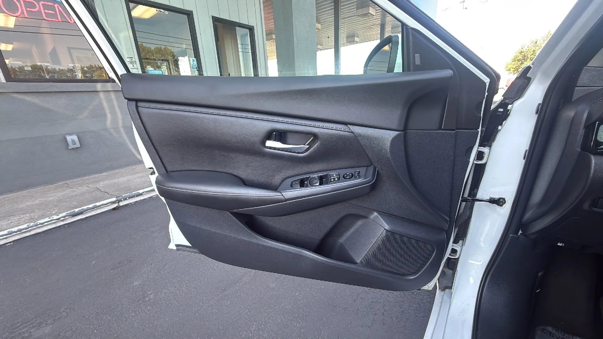 Used 2023 Nissan Sentra SV FWD image 29