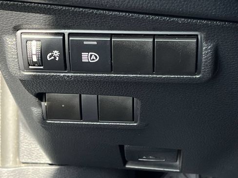 Used 2024 Toyota Corolla Cross XLE AWD/4WD image 20