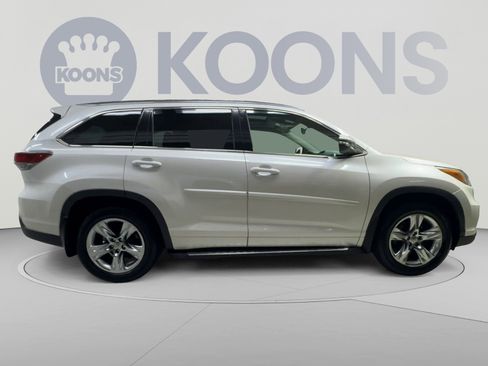 Used 2015 Toyota Highlander Limited AWD/4WD image 12