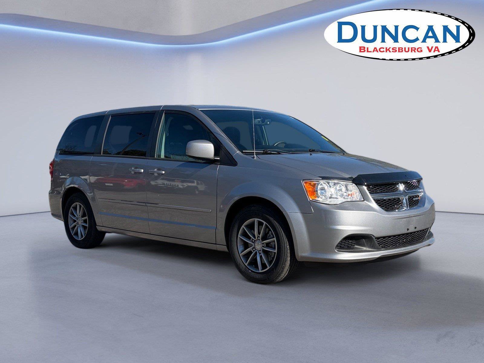 Used 2016 Dodge Grand Caravan SE FWD image 1