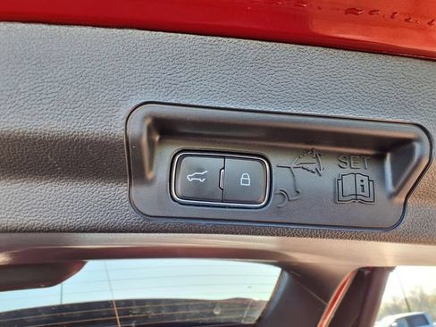 Used 2025 Ford Explorer ST-Line w/ ST-Line Street Pack AWD/4WD image 83