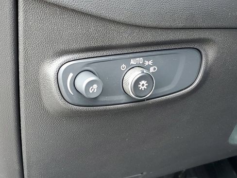 Used 2024 Chevrolet Equinox LT w/ LPO, Floor Liner Package FWD image 9
