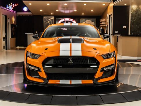Used 2020 Ford Mustang Shelby GT500 w/ Carbon Fiber Track Pack RWD image 7