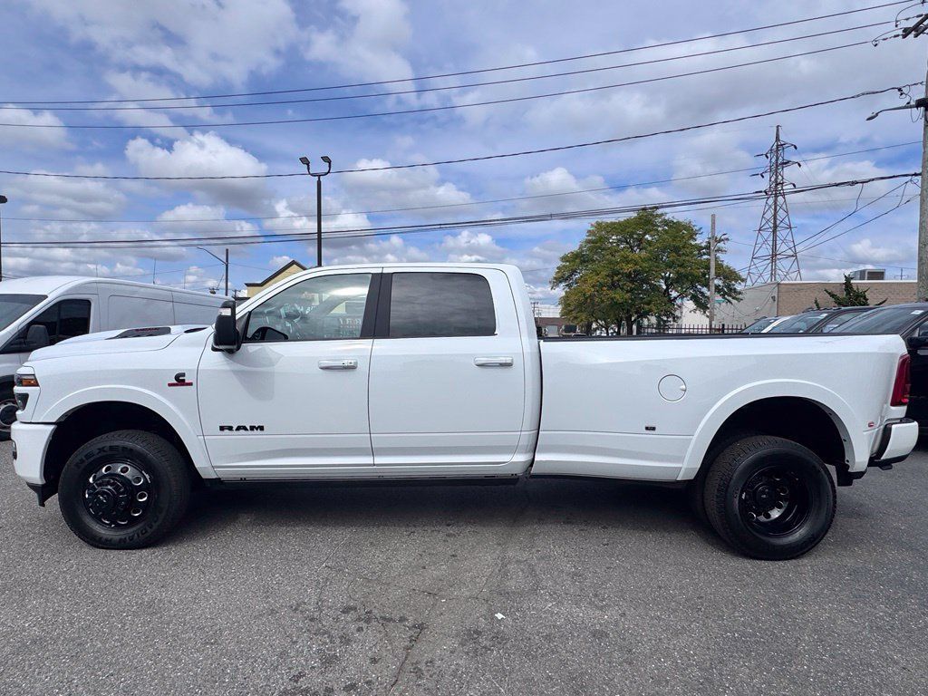 Used 2026 RAM 3500 Limited AWD/4WD image 4