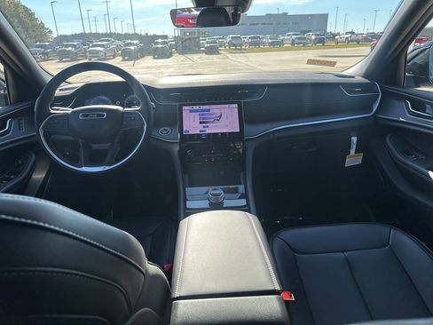 New 2025 Jeep Grand Cherokee L Limited image 16