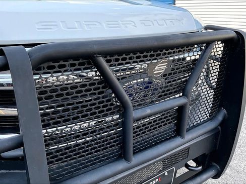 Used 2022 Ford F250 Lariat w/ Tremor Off-Road Package image 32