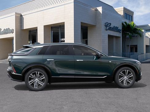 New 2026 Cadillac Lyriq Luxury image 5