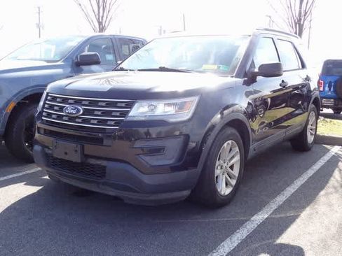 Used 2017 Ford Explorer FWD image 1