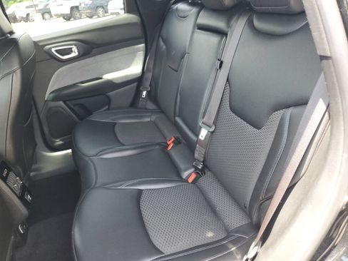 Used 2024 Jeep Compass Latitude AWD/4WD image 27