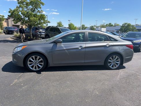 Used 2013 Hyundai Sonata SE FWD image 3