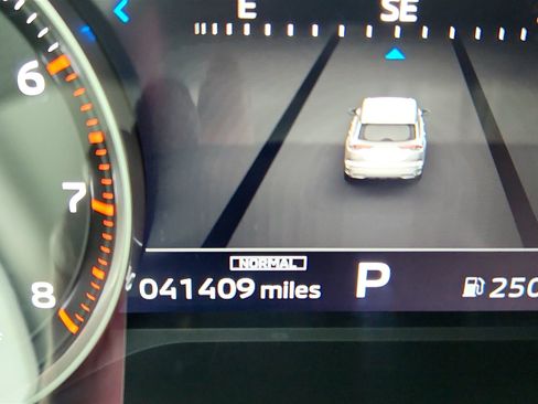 Used 2024 Mitsubishi Outlander FWD image 13