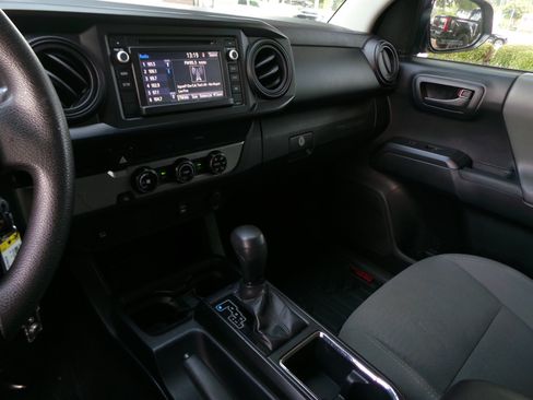 Used 2018 Toyota Tacoma SR w/ SR Convenience Package RWD image 34