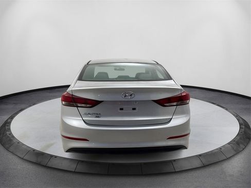 Used 2018 Hyundai Elantra SE image 6