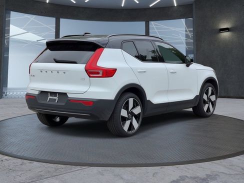 Used 2023 Volvo XC40 Recharge Ultimate AWD/4WD image 4