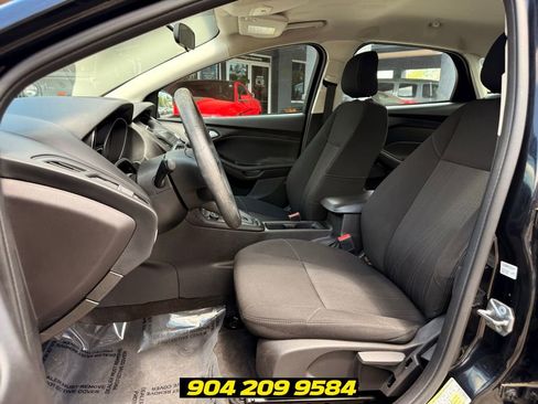 Used 2018 Ford Focus SE FWD image 24