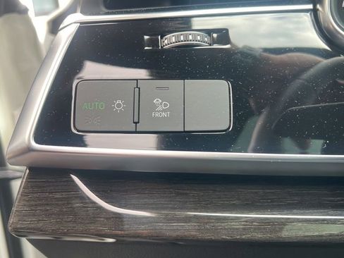 Used 2025 Audi Q7 3.0T Premium Plus image 33