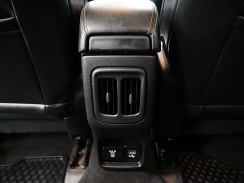 Used 2018 Jeep Compass Latitude w/ Popular Equipment Group AWD/4WD image 28
