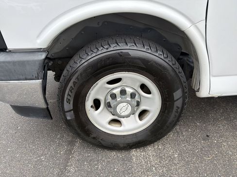 Used 2017 Chevrolet Express 3500 LT w/ LT Preferred Equipment Group image 28