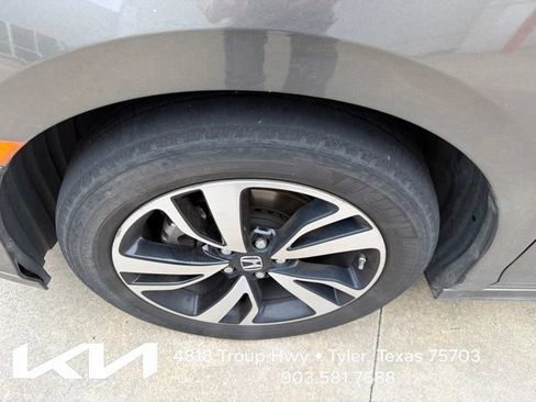 Used 2018 Honda Odyssey Elite image 4