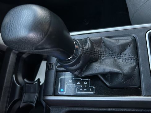 Used 2022 Toyota Tacoma SR5 w/ Technology Package image 23