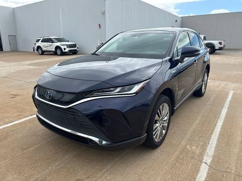 Used 2021 Toyota Venza Limited w/ Advanced Technology Package AWD/4WD image 3