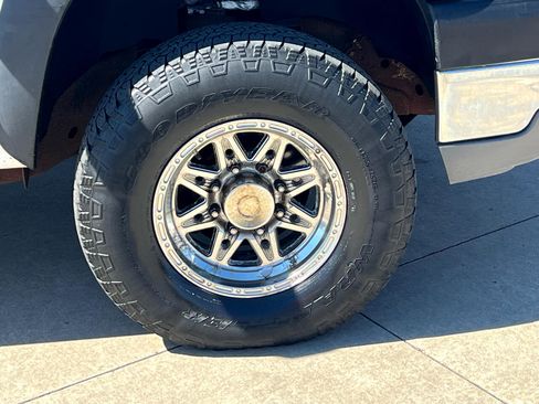 Used 2005 Chevrolet Silverado 3500 4x4 Extended Cab w/ Snow Plow Prep Package image 19