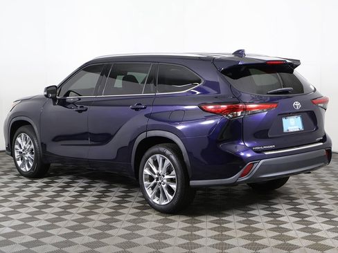 Used 2020 Toyota Highlander Limited image 11