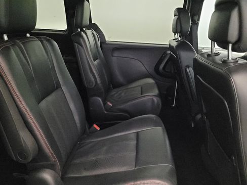 Used 2016 Dodge Grand Caravan R/T FWD image 19