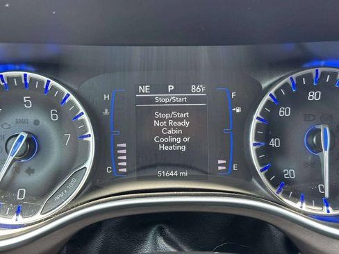 Used 2022 Chrysler Voyager LX FWD image 34