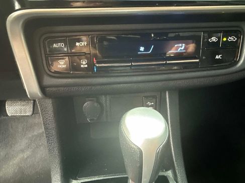 Used 2018 Toyota Corolla LE image 20