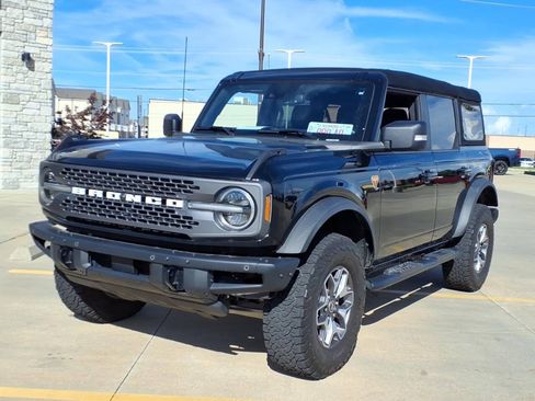 Used 2024 Ford Bronco Badlands AWD/4WD image 3