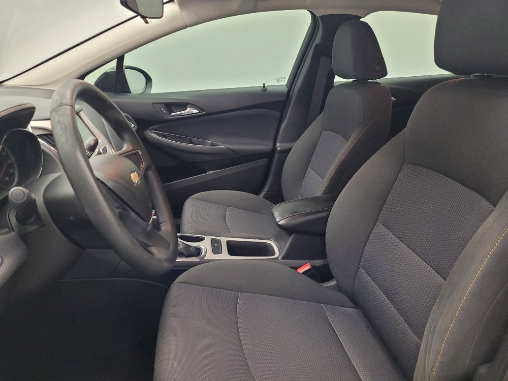 Used 2017 Chevrolet Cruze LS FWD image 17