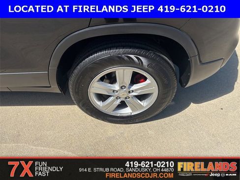 Used 2022 Chevrolet Trax LS w/ Tint and Cruise Package image 41