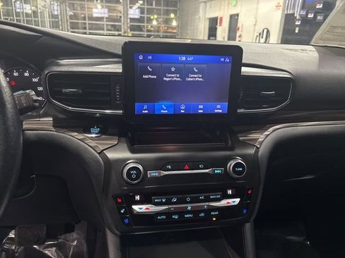 Used 2020 Ford Explorer Limited image 18