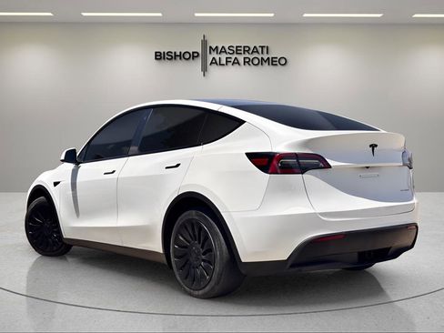 Used 2023 Tesla Model Y Long Range AWD/4WD image 3