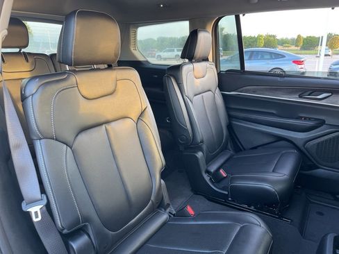 Used 2023 Jeep Grand Cherokee L Limited w/ Luxury Tech Group II RWD image 29