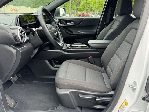 Used 2025 Chevrolet Equinox LT AWD/4WD image 19