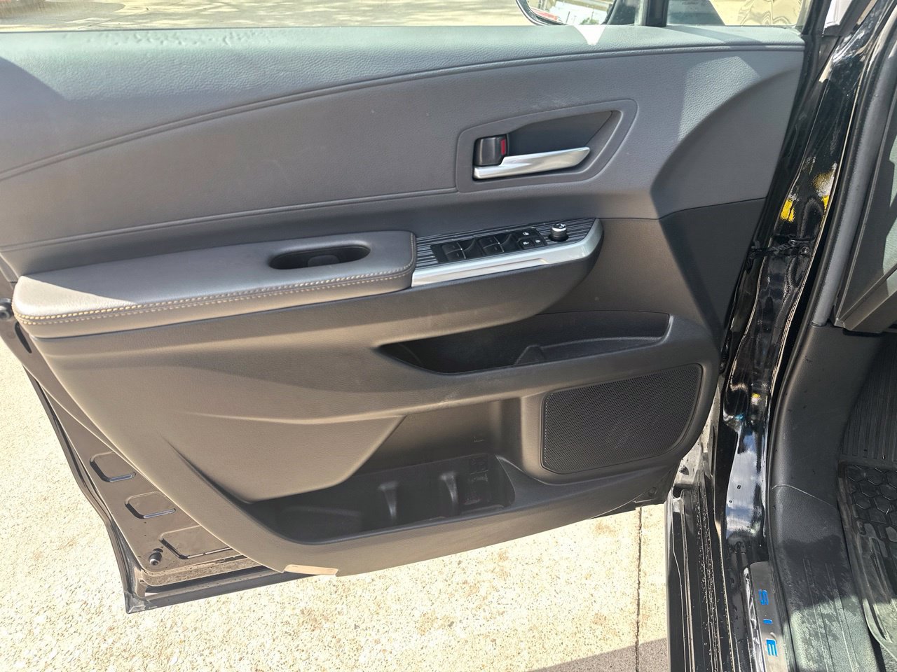 Used 2024 Toyota Sienna XLE Woodland Edition AWD/4WD image 10