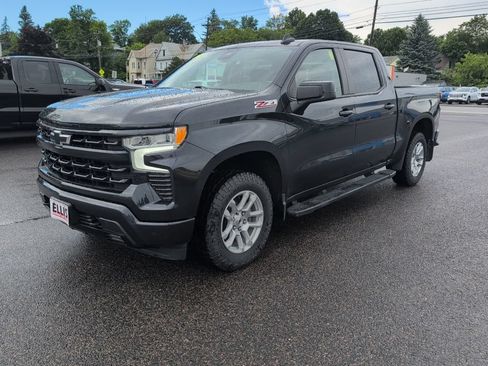 Used 2023 Chevrolet Silverado 1500 RST AWD/4WD image 2