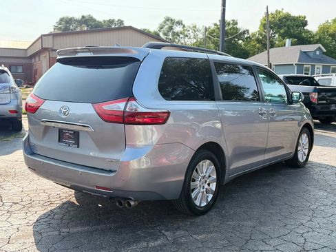 Used 2015 Toyota Sienna Limited AWD/4WD image 4
